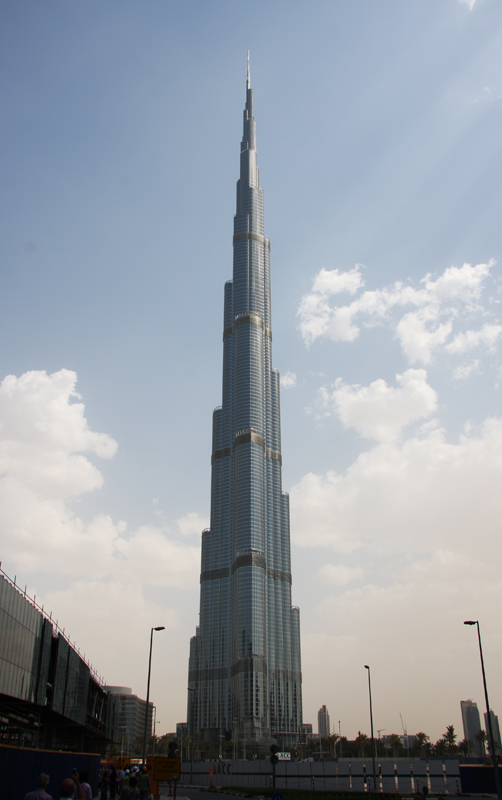 Burj Khalifa - Erbaut von 2004 - 2010 

