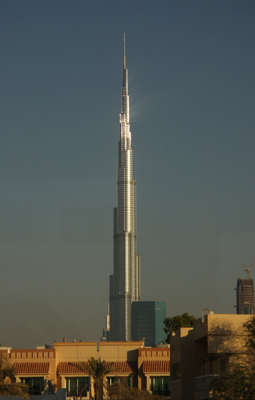 Der Burj Khalifa im Glanz der Sonne
