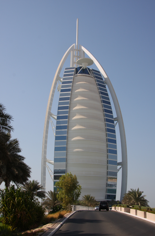 Das erste 7-Sterne Hotel der Welt - der Burj al Arab
