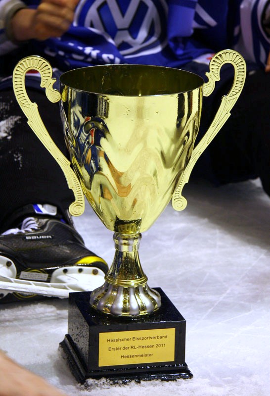Der Pokal des Hessenliga-Siegers
