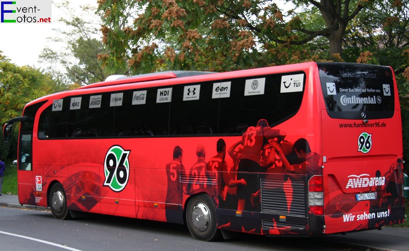 Der Mannschafsbus von Hannover 96
