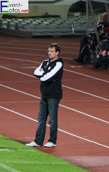 Hessen Kassels Trainer Mirko Dickhaut
