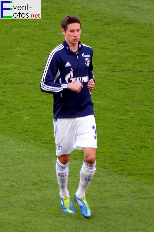 Schalke Youngster Julian Draxler beim AufwÃ¤rmen
